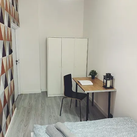 Rooms4less
