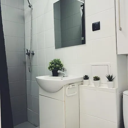 Rooms4less